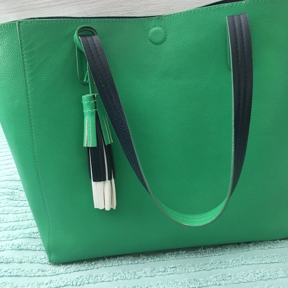 Green and navy tote bag